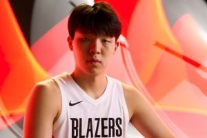 有点紧张！杨瀚森首节替补登场5分37秒 拿到1助攻1失误1犯规