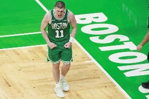 火力全开！普理查德上半场15中6得到18分2板2助 三分8中3