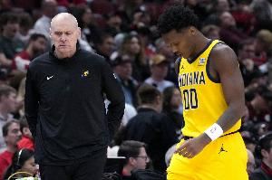 太惨烈了！步行者双加时3人拼到六犯 主场输球