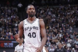 百发百中！哈里森-巴恩斯半场3投3中&三分2中2得8分4助 正负值+17