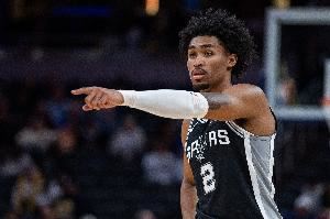 马刺官方：榜眼哈珀因左小腿受伤 本场比赛不会回归