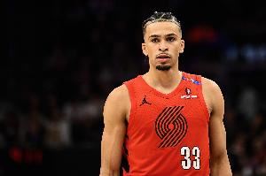 中规中矩！卡马拉13中5拿到14分7板2助2断