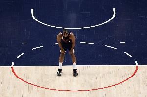 2分钟爆轰12分!哈登首节9分钟17分4板0失误 快船领先10分